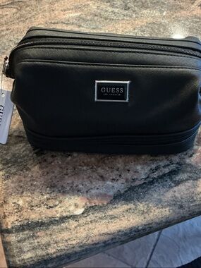 Guess Black Men's Toiletry Dopp Kit with Logo Plaque
